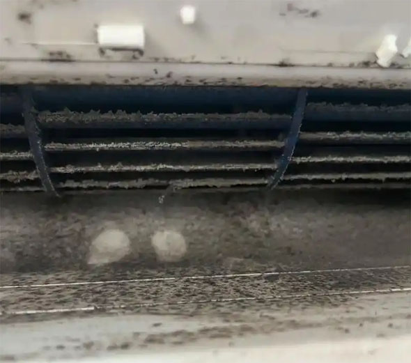 顺昌空调吹的风有股烧焦味是怎么回事